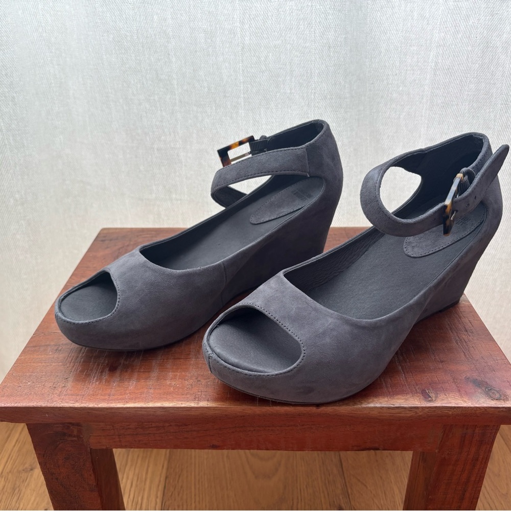 Johnston & Murphy Dark Grey Wedge Sandals